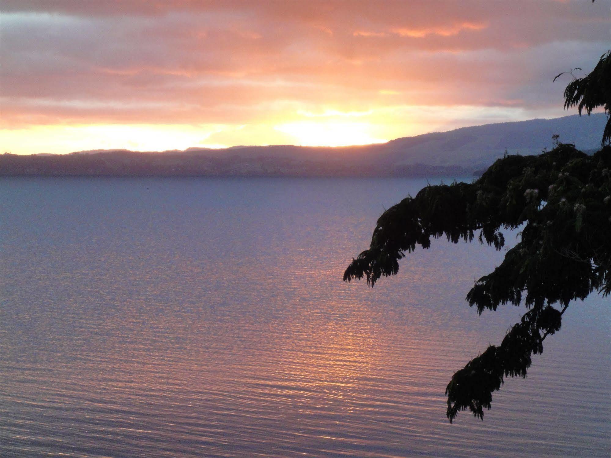 Nicara Lakeside Lodge Rotorua Exterior foto